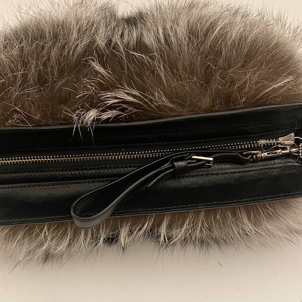 COACH LEGACY SILVER/BLACK WHITE FOX FUR CLUTCH w/TASSEL π (R$1,200) Like New - Picture 11 of 16